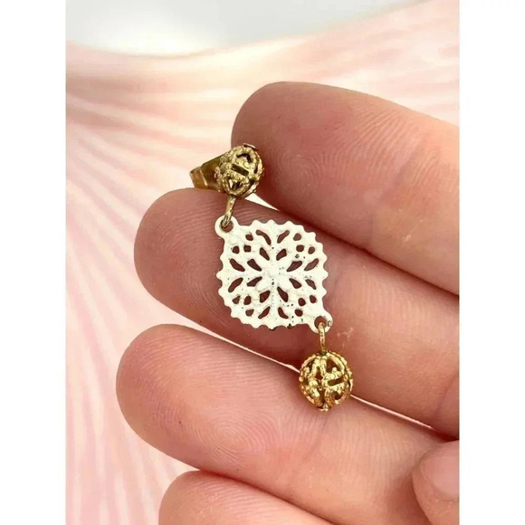 Vintage White Enamel Snowflake Gold Toned Dangle Geometric Post Back Earrings - Picture 6 of 9